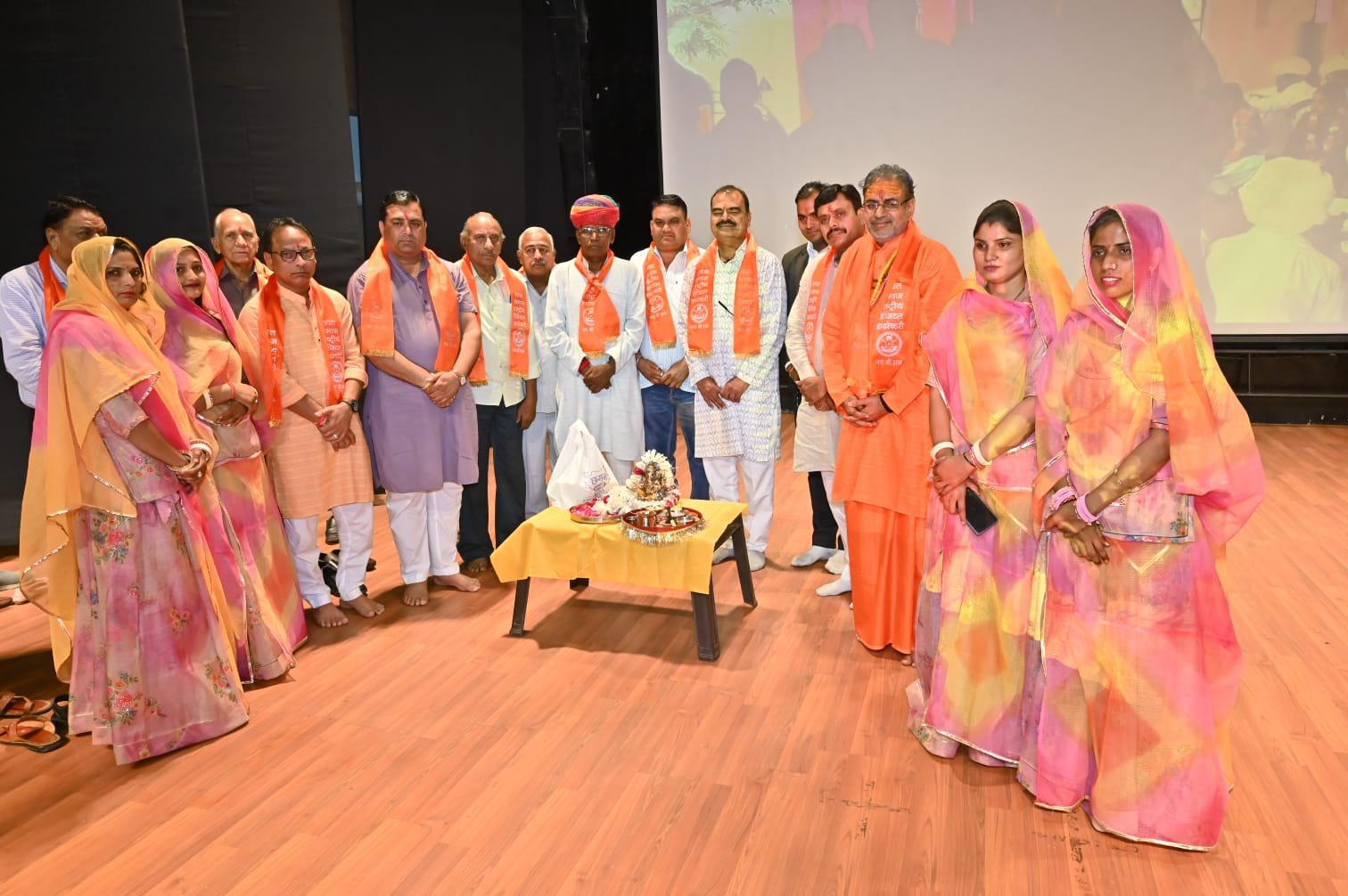 3 मई 2026, रविवार का दिन हमारे समाज के लिए एक ऐतिहासिक और गौरवपूर्ण क्षण बन गया। इस दिन हमारी डिजिटल डायरेक्टरी का सफलतापूर्वक शुभारंभ हुआ। यह केवल एक डायरेक्टरी नहीं, बल्कि समाज को एक सूत्र में जोड़ने, आपसी परिचय बढ़ाने और नई पीढ़ी को समाज से जोड़ने की ए